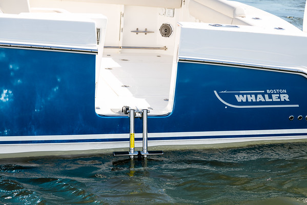 Boston Whaler 330 Outrage фото 1.1