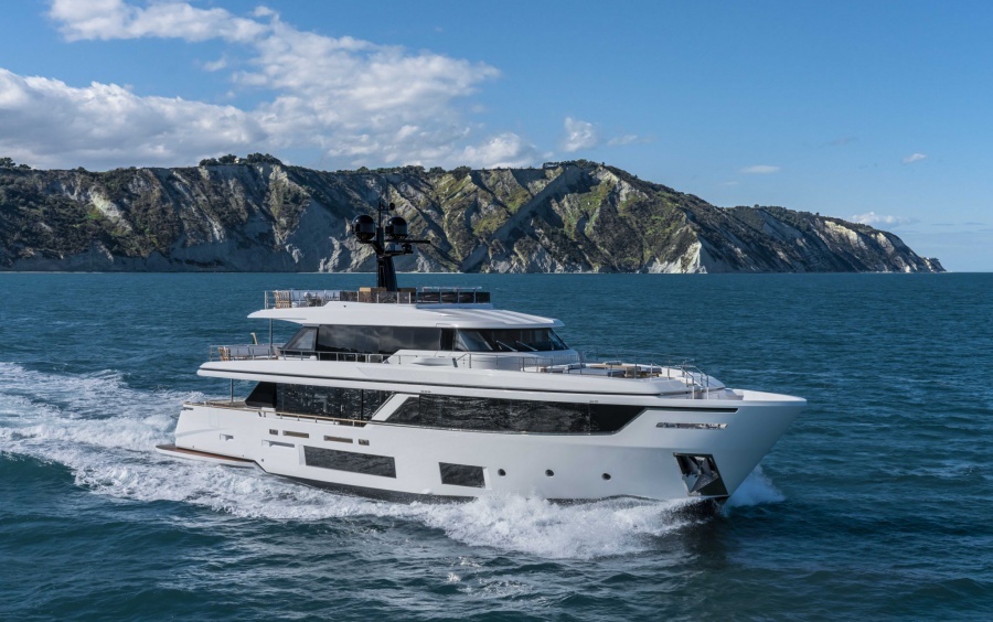 Custom Line Navetta 30: искусство безмятежности