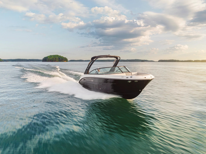 Sea Ray SDX 250: для активной семьи