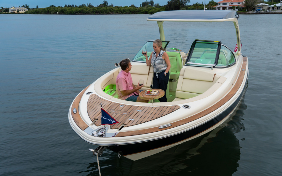 Chris-Craft Launch 31 GT: ждет вас в Порто Монтенегро