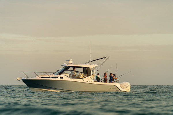 Boston Whaler 325 Conquest фото 1.8