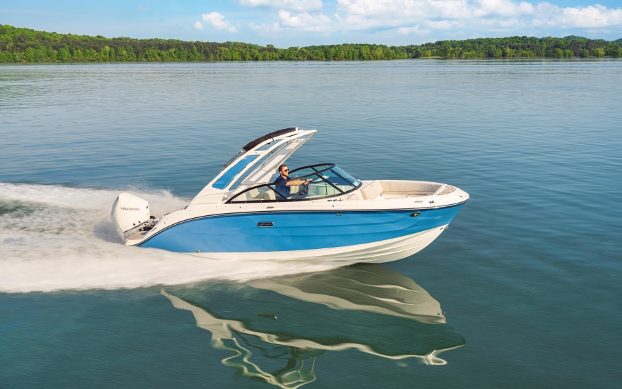 Sea Ray SDX 230 Outboard: всё для отдыха на воде 