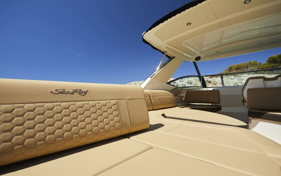 Sea Ray  Sundancer 320 - 2020 фото 1.10