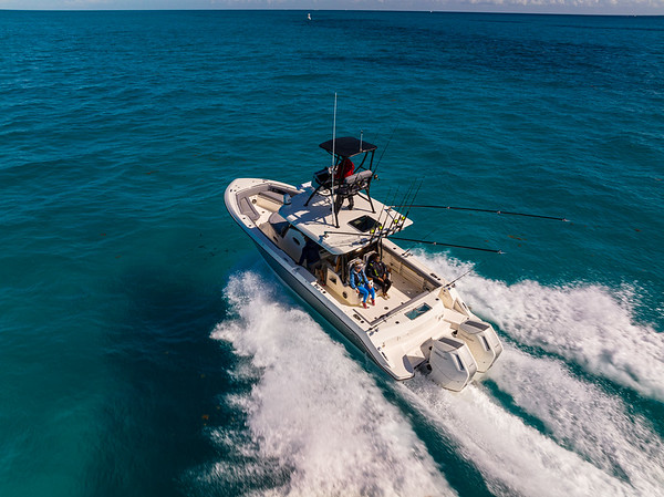 Boston Whaler 360 Outrage фото 1.1