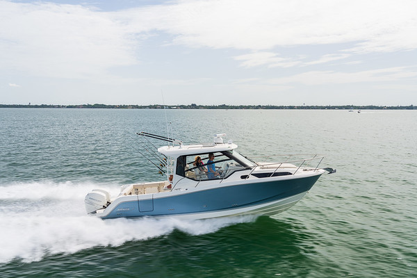 Boston Whaler 325 Conquest фото 1.1