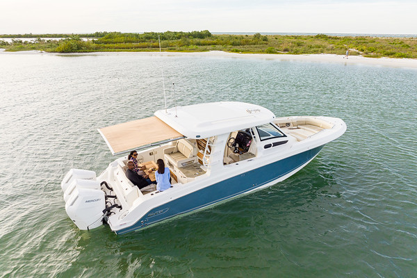 Boston Whaler 350 Realm фото 1.4