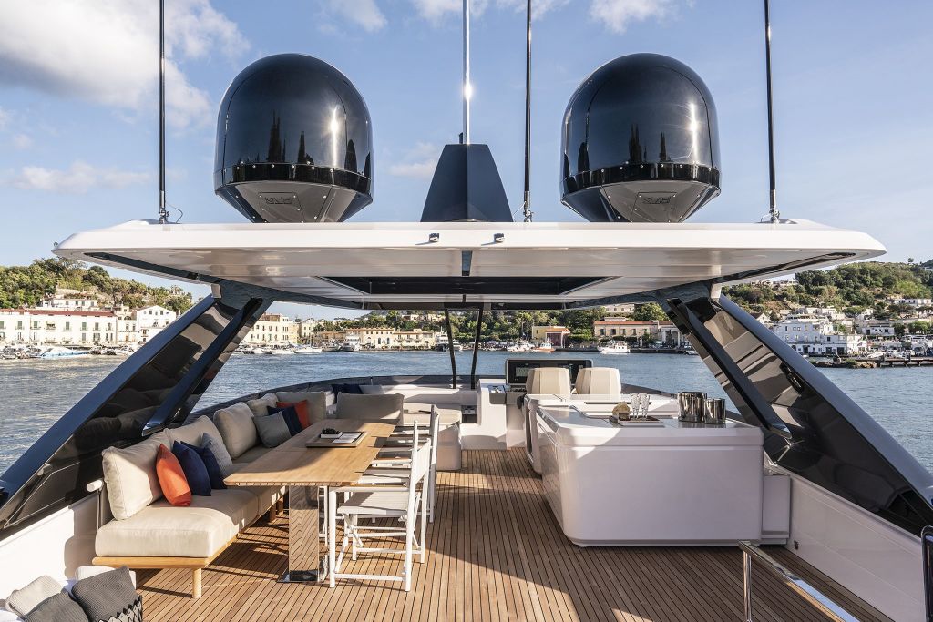 Feretti Yachts 860 (2).jpg