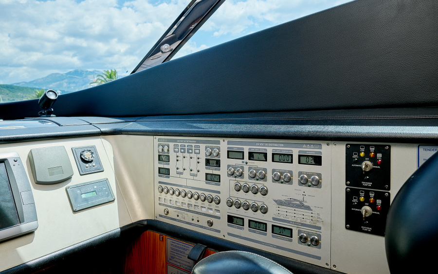 Fairline Squadron 78 - 2012 фото 2.15