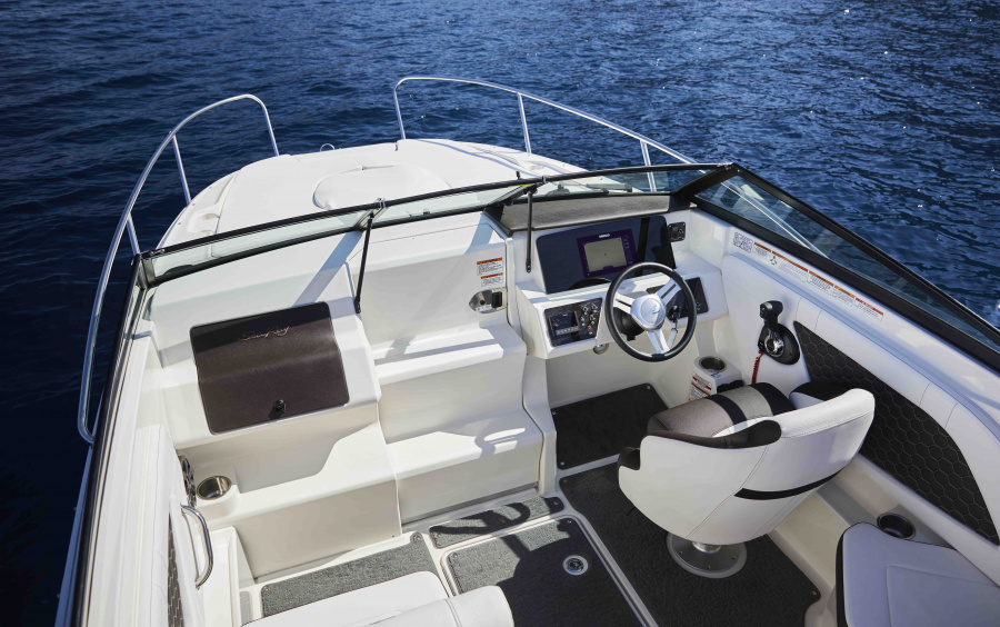 Sea Ray 230 SunSport OB фото 1.2