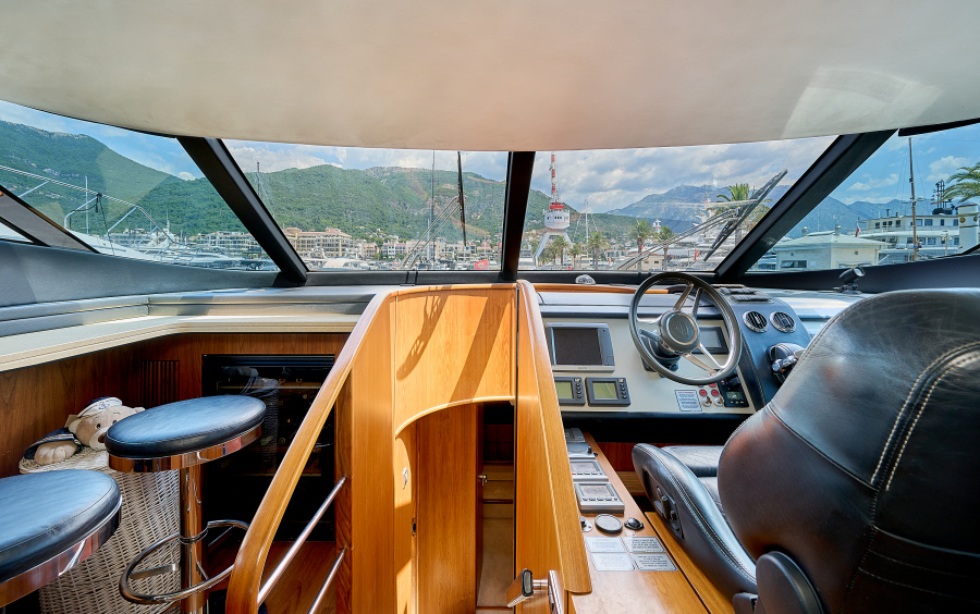 Fairline Squadron 78 - 2012 фото 2.16