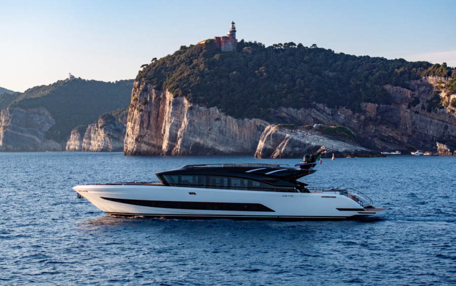 AB YACHTS 110 фото 1.6