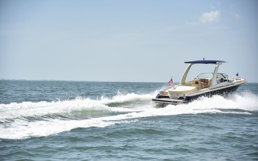 Chris-Craft Launch 25 GT фото 2.17