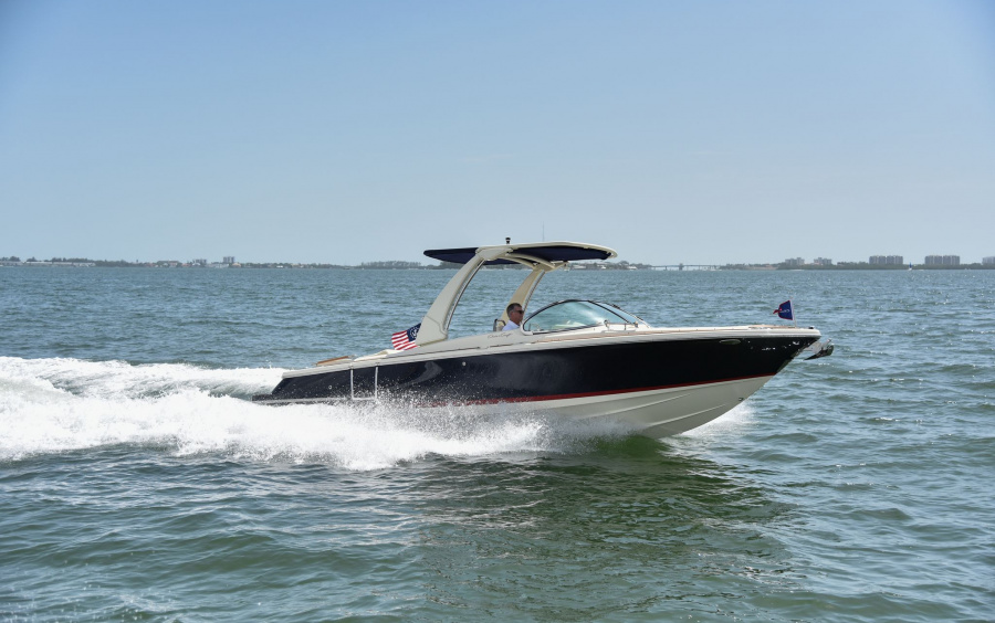 Chris-Craft Launch 25 GT фото 2.18