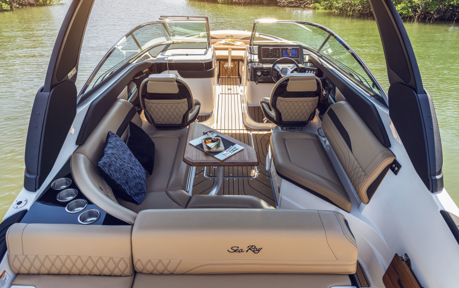 Sea Ray SLX 260 OB фото 1.3