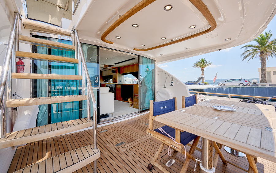 Fairline Squadron 78 - 2012 фото 2.1