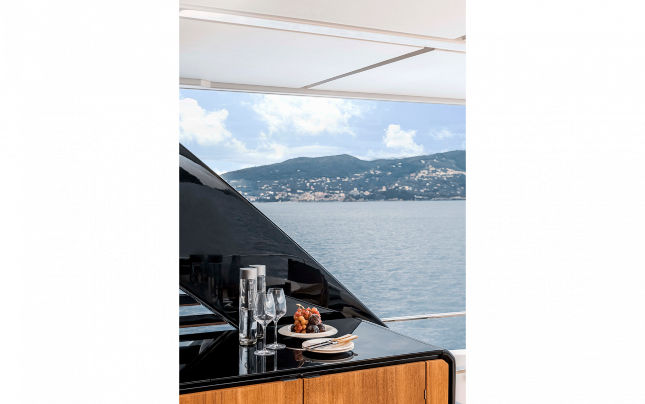 Ferretti Yachts INFYNITO 90 NEW фото 1.6