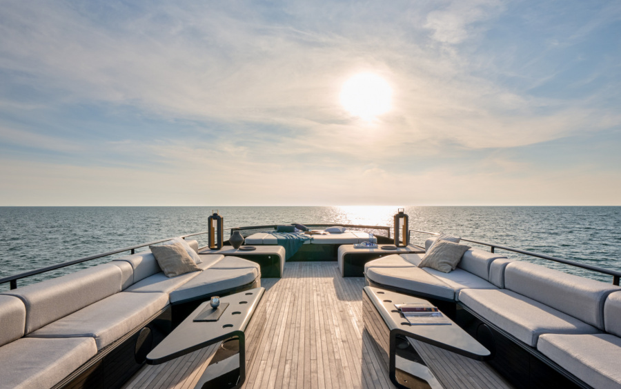 AB YACHTS 110 фото 1.23