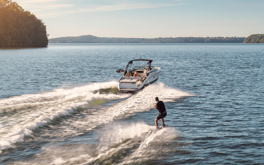 Sea Ray SLX 260-Surf фото 1.8