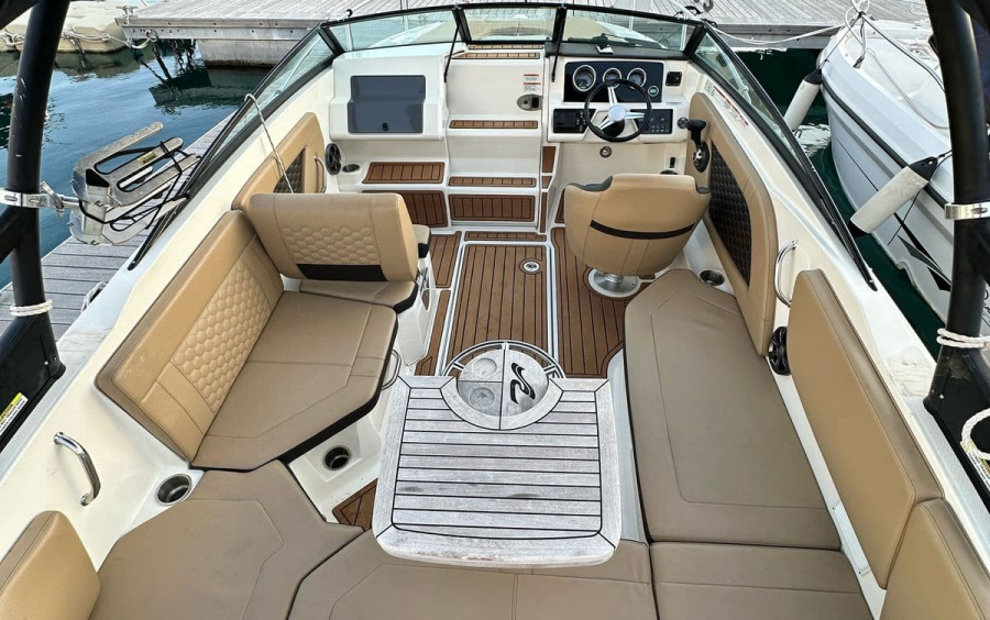 Sea Ray 230 SunSport - 2021 фото 1.10