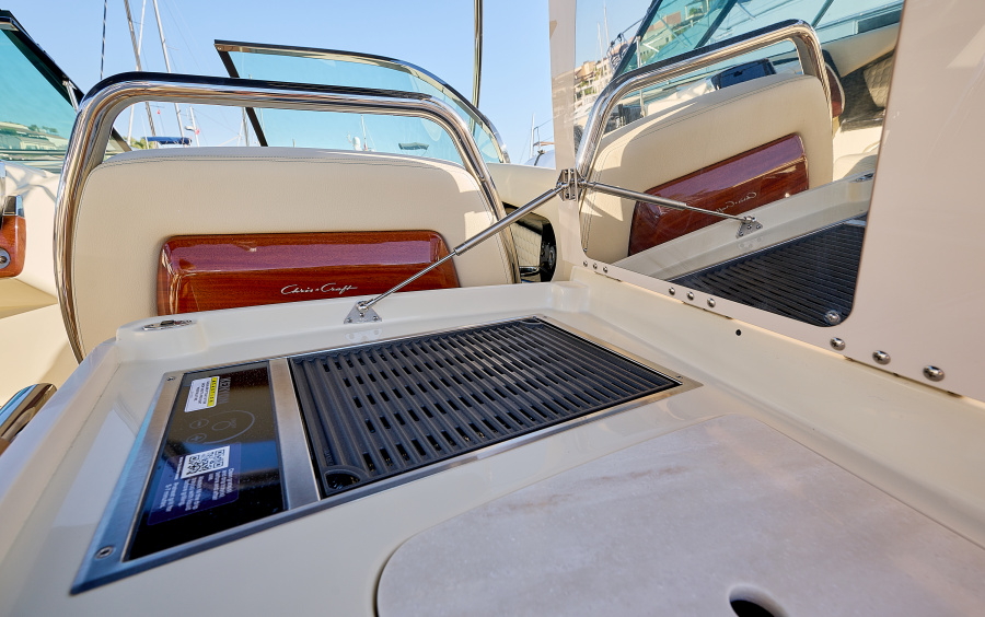 Chris-Craft Launch 31 GT - Доступен в Черногории фото 2.12