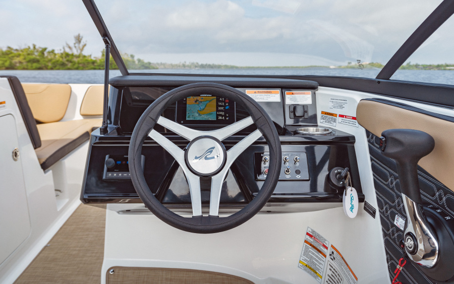 Sea Ray 190 SPX фото 1.7