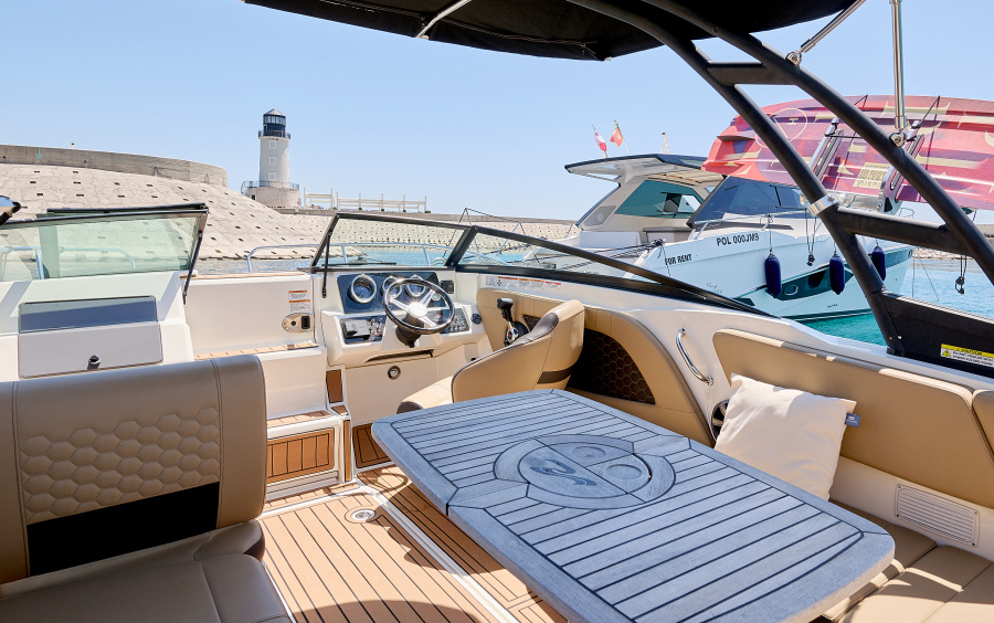 Sea Ray  230 SunSport - 2021 фото 1.9