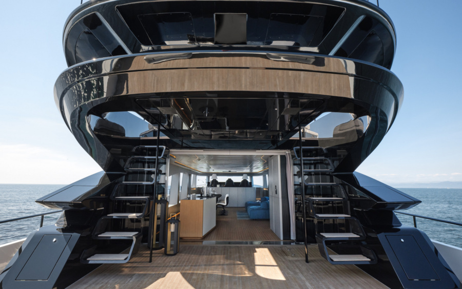 AB YACHTS 110 фото 1.9