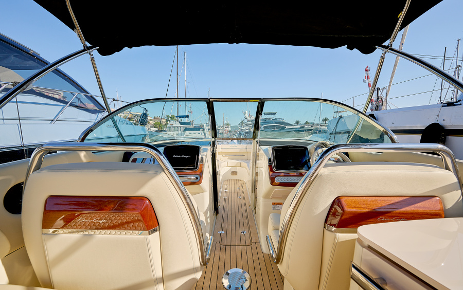 Chris-Craft Launch 31 GT - Доступен в Черногории фото 2.3