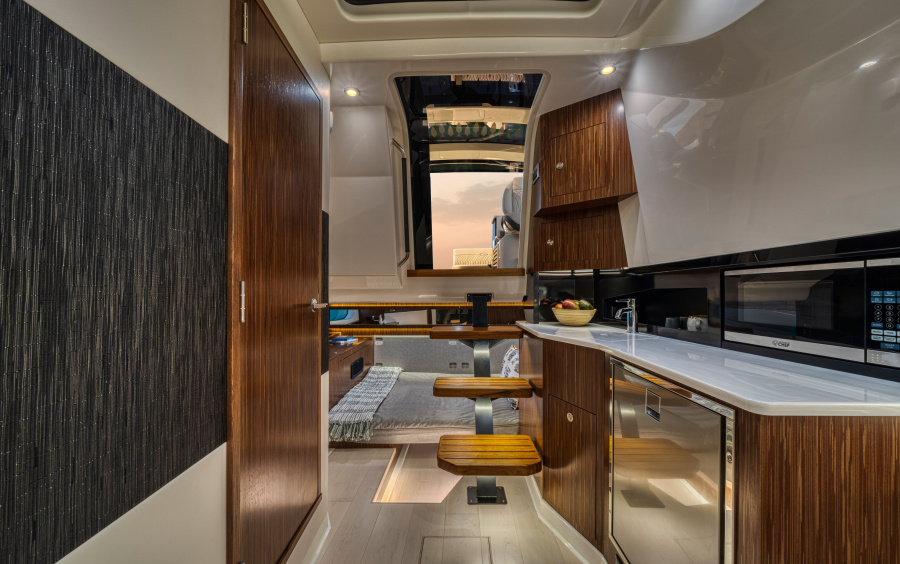 Sea Ray SUNDANCER 370 фото 1.6